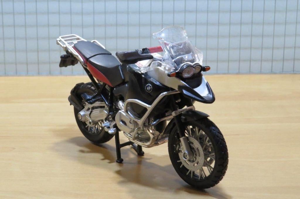 BMW R1200GS 1:12 white los, May Cheong Group France S.A.S., Nieuw, Ophalen of Verzenden, 1:9 t/m 1:12