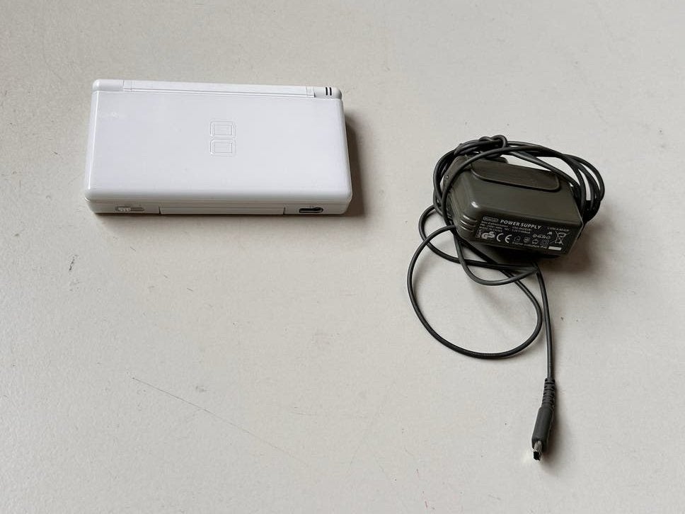 Nintendo ds lite  wit met oplader, Verzenden, Gebruikt, Wit, DS Lite
