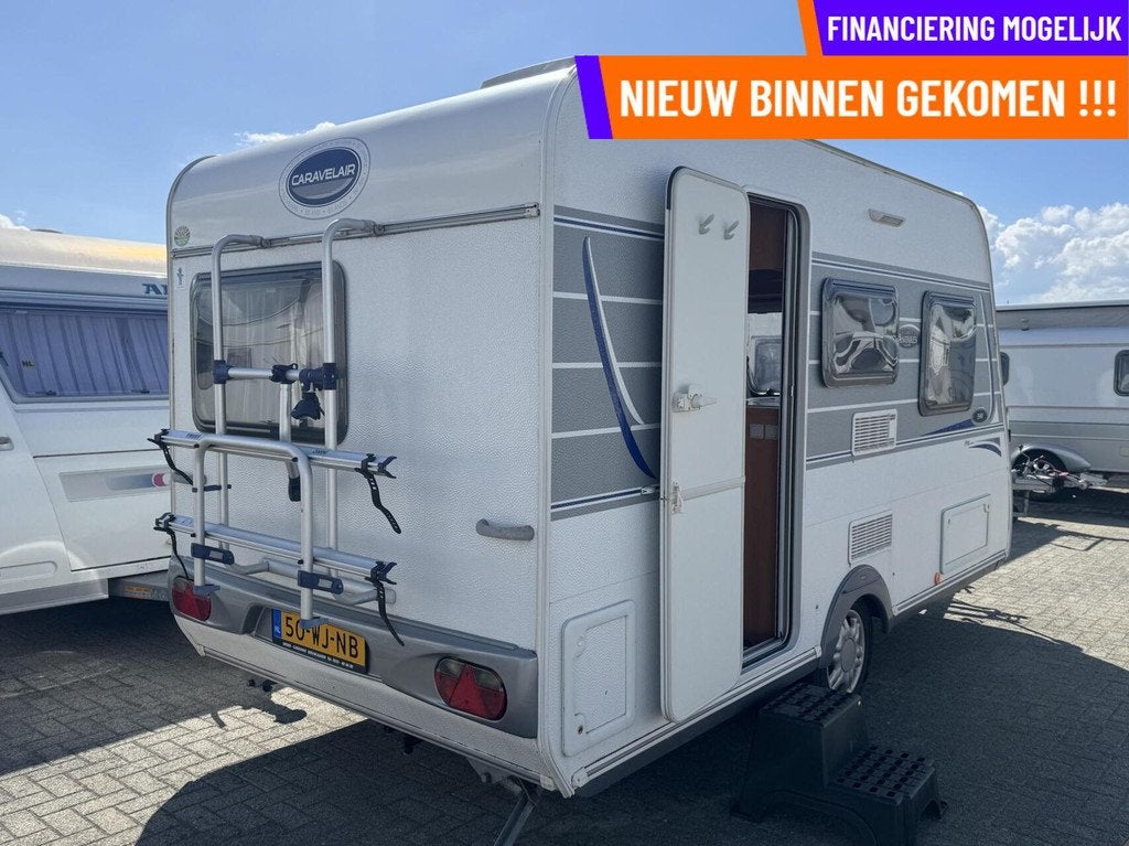 CARAVELAIR Antares Luxe 390 LICHTGEWICHT + VASTBED+ VOORTENT, Bedrijf, 750 - 1000 kg, 5 tot 6 meter, Caravelair