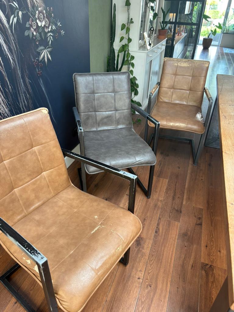 Gratis: zes industriële eetkamerstoelen, Huis en Inrichting, Stoelen, Ophalen, Zo goed als nieuw, Vijf, Zes of meer stoelen