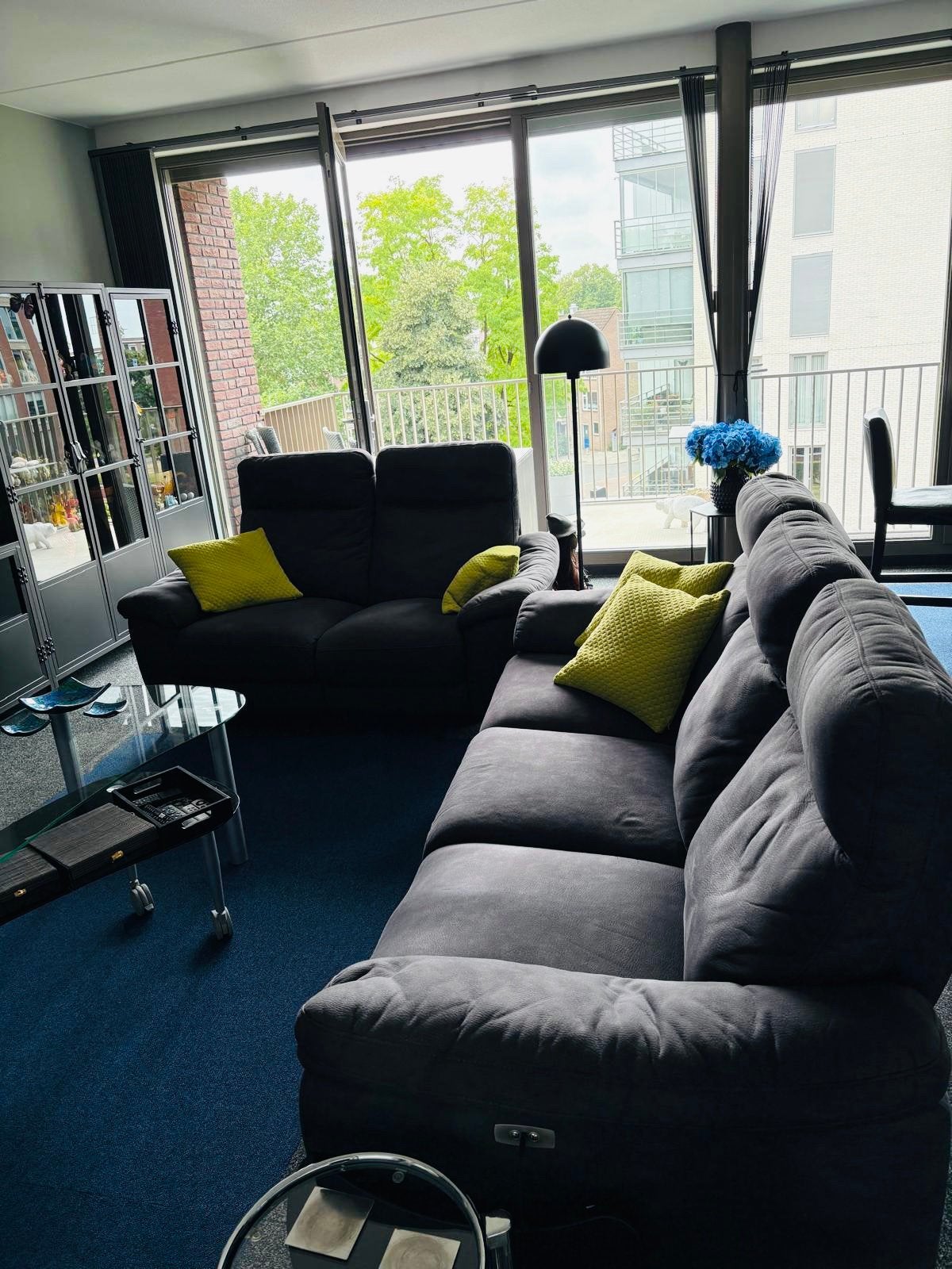 Gratis af te halen een twee en driezits bankstel, Huis en Inrichting, Banken | Bankstellen, Ophalen, Gebruikt, Rechte bank, Stof