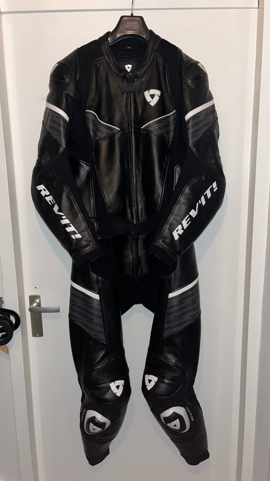 Motorpak maat 50 2 delig Revit tweedelig zo goed als nieuw, Motoren, Kleding | Motorkleding, Ophalen of Verzenden, Tweedehands