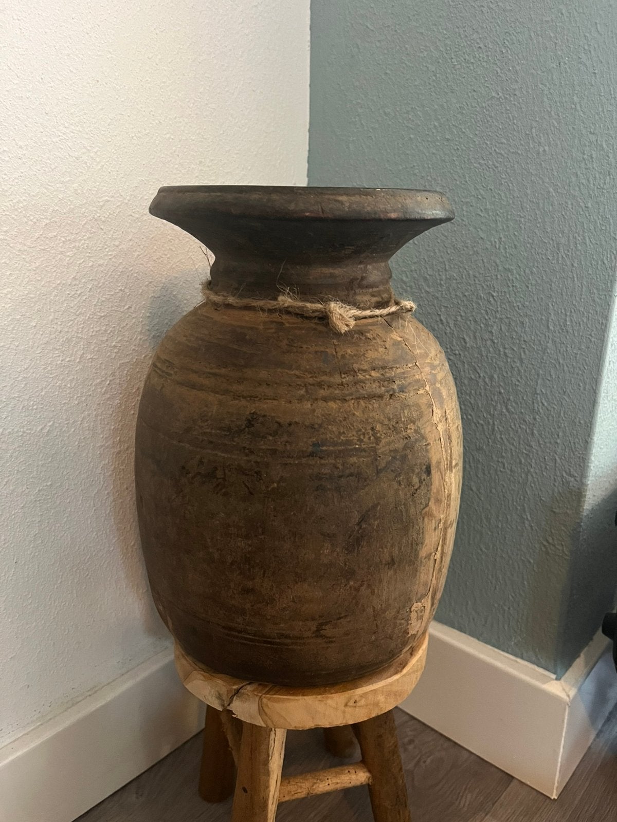 Nepalese houten pot /kruik hoogte 24 cm, Ophalen, Zo goed als nieuw
