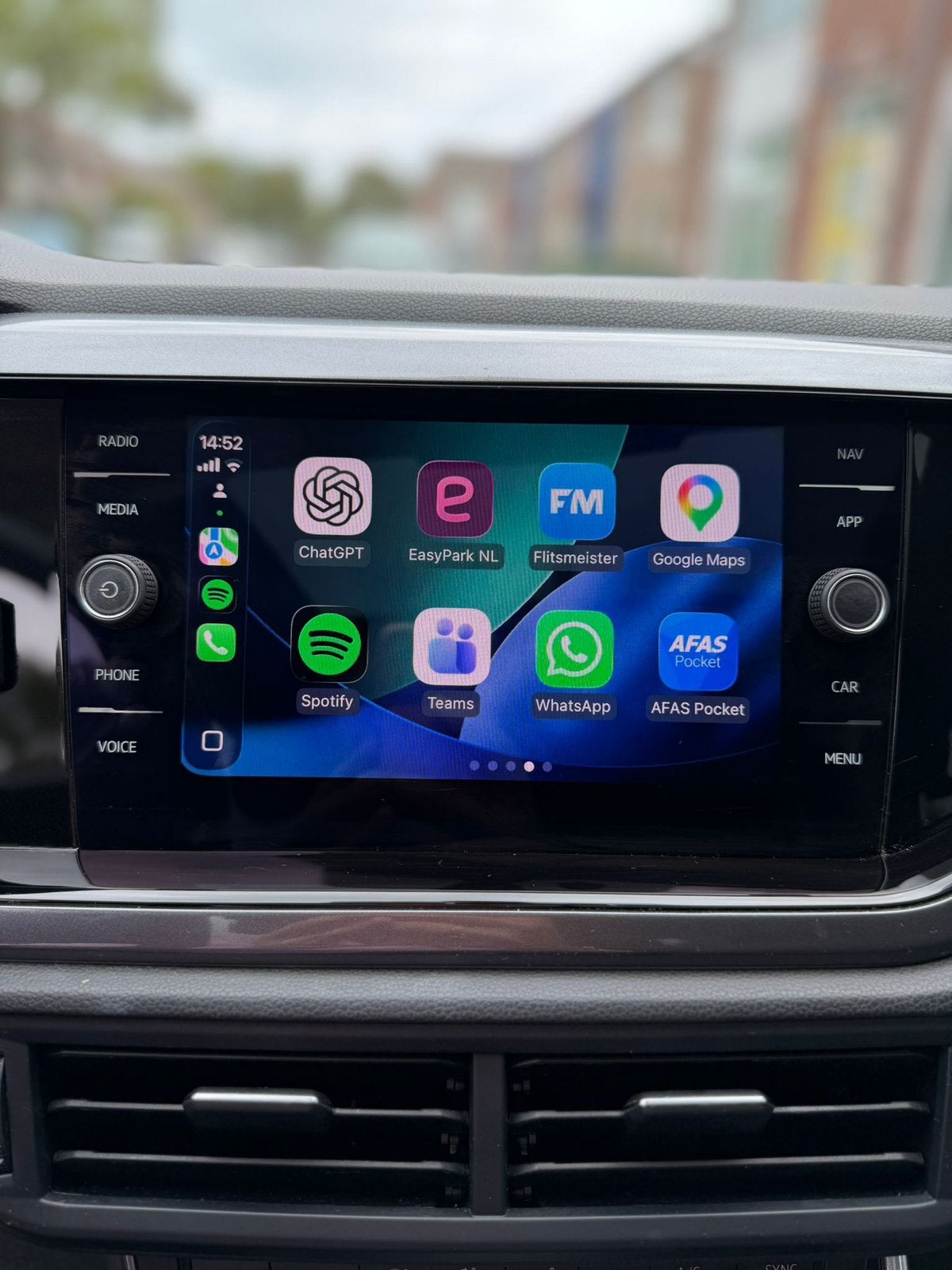 Foto 11 van Volkswagen Polo Business R Highline | Panorama Dak | 2019