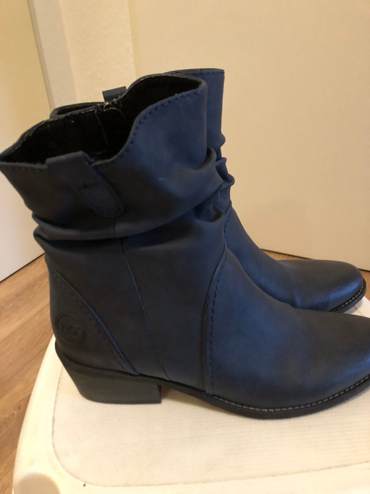Marco Tozzi, Ophalen of Verzenden, Zo goed als nieuw, Blauw