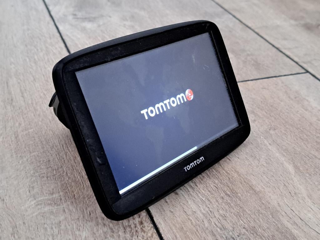 TomTom navigatiesysteem met zuignap - ideaal voor vakantie, Ophalen of Verzenden, Zo goed als nieuw