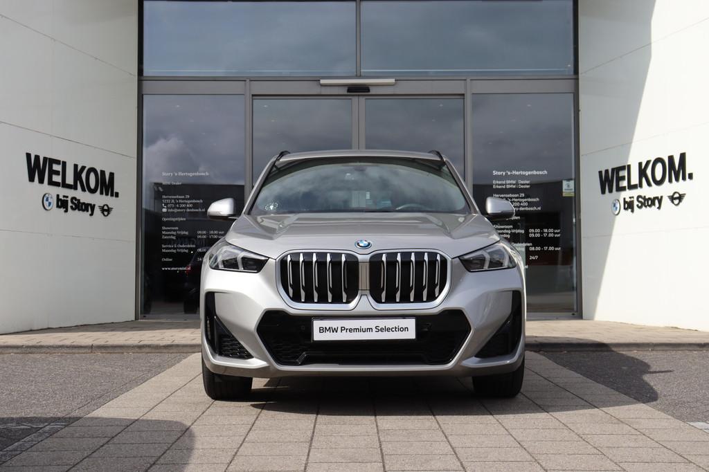 BMW X1 xDrive25e M Sport Automaat / Sportstoelen / Comfort A, Gebruikt, Zwart, Met garantie (alle), Origineel Nederlands