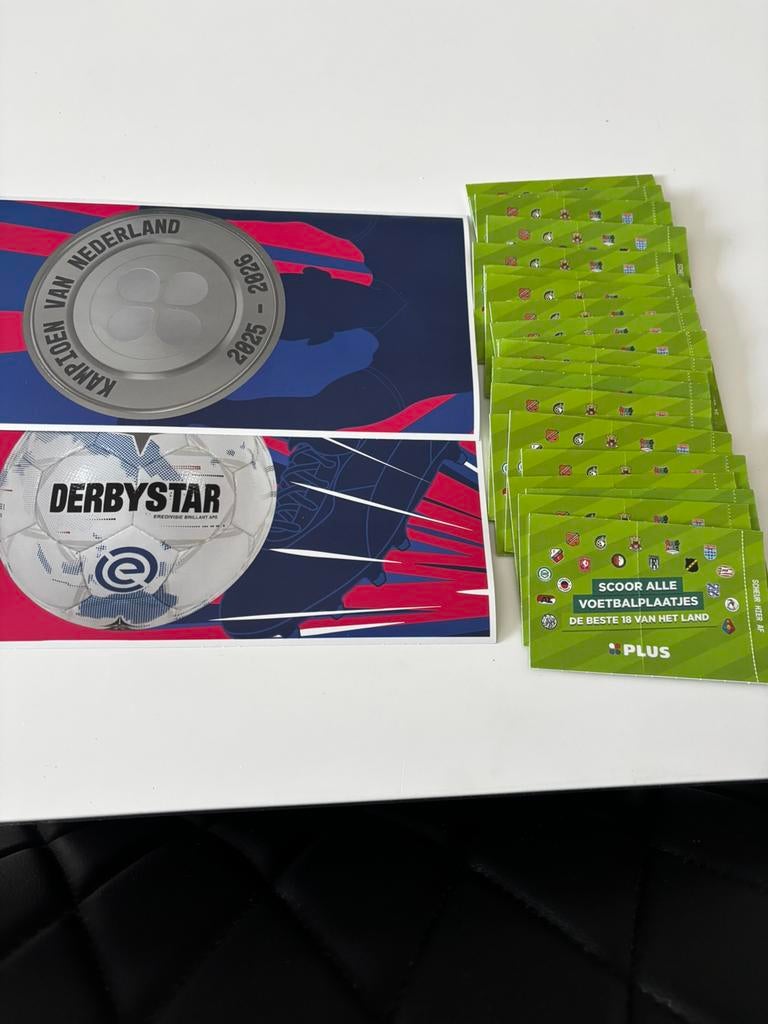 Ongeopende voedbal plaatjes van de plus, Tickets en Kaartjes, Seizoenskaart, Eén persoon