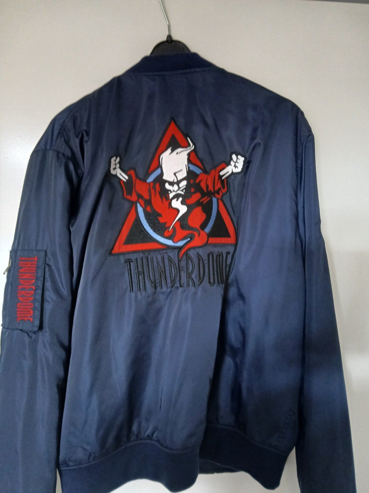 Thunderdome bomberjack XL met pet - Zo goed als nieuw, Ophalen of Verzenden, Zo goed als nieuw, Maat 56/58 (XL), Blauw