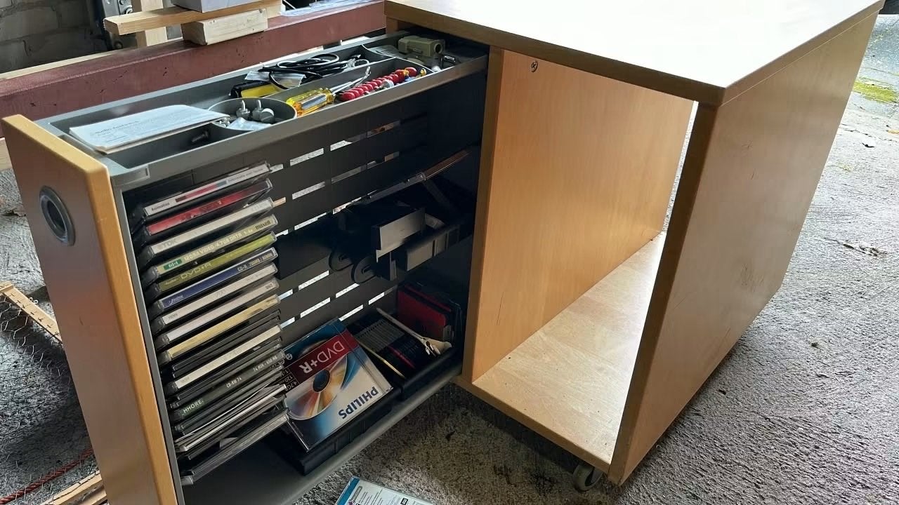 Computerkast op wielen - 44x66x61 cm (BxDxH), Ophalen, Gebruikt, Minder dan 70 cm, 40 tot 80 cm