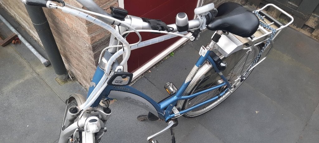 Nette Elektrische fiets, Fietsen en Brommers, Fietsen | Dames | Damesfietsen, Ophalen, Gebruikt, Overige merken, Versnellingen