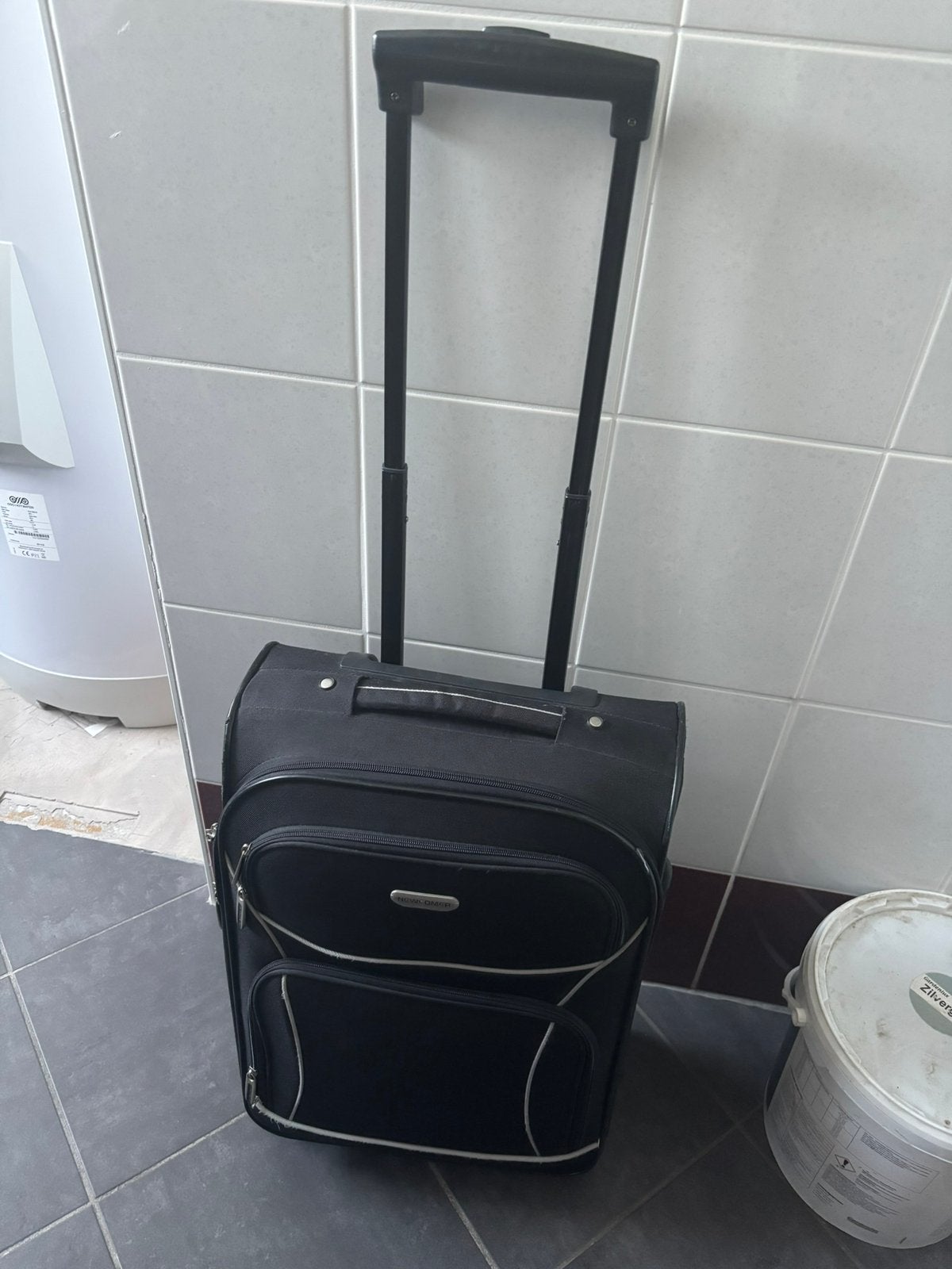 2 stuks rolkoffers voor vakantie (zwart en rood), Ophalen, Zo goed als nieuw, Hard kunststof, Minder dan 50 cm