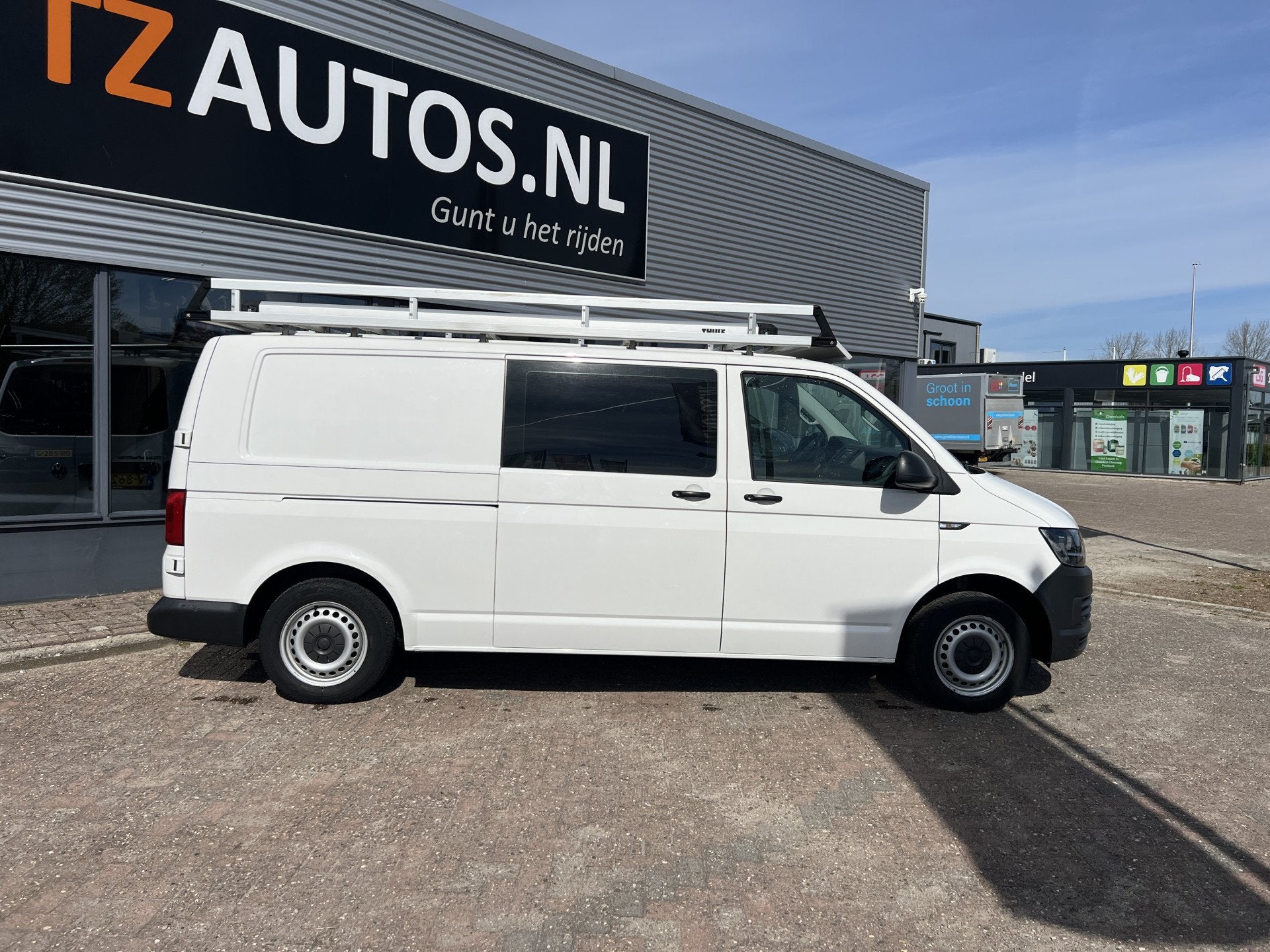 Volkswagen Transporter 2.0 TDI L2H1 Sortimo/Imperiaal, Voorwielaandrijving, Stof, Gebruikt, 4 cilinders