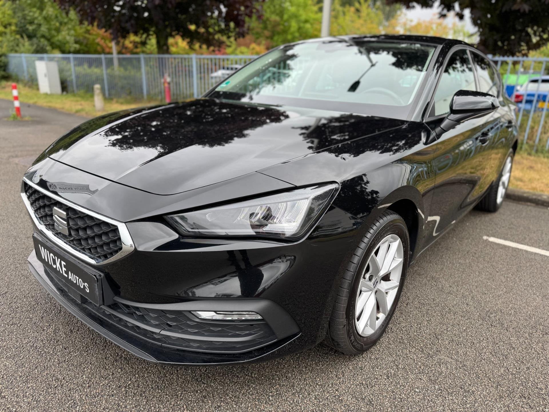 SEAT Leon 1.0 eTSI Style DSG 110 PK Led Camera Stoelverw. Na, Auto's, Seat, Dealer onderhouden, Stof, Gebruikt, Zwart