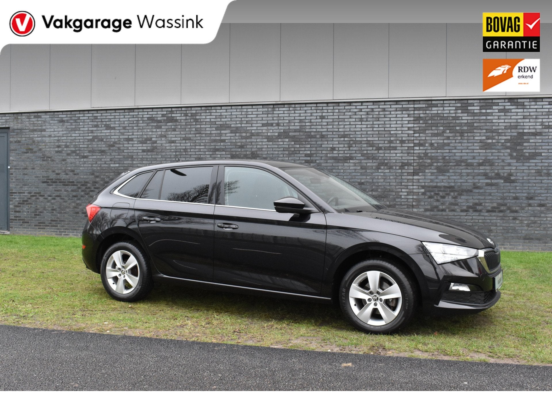 Skoda Scala 1.0 TSI Ambition Automaat Carplay Navigatie Fron, 12 maanden, 610 kg, Zwart, Origineel Nederlands