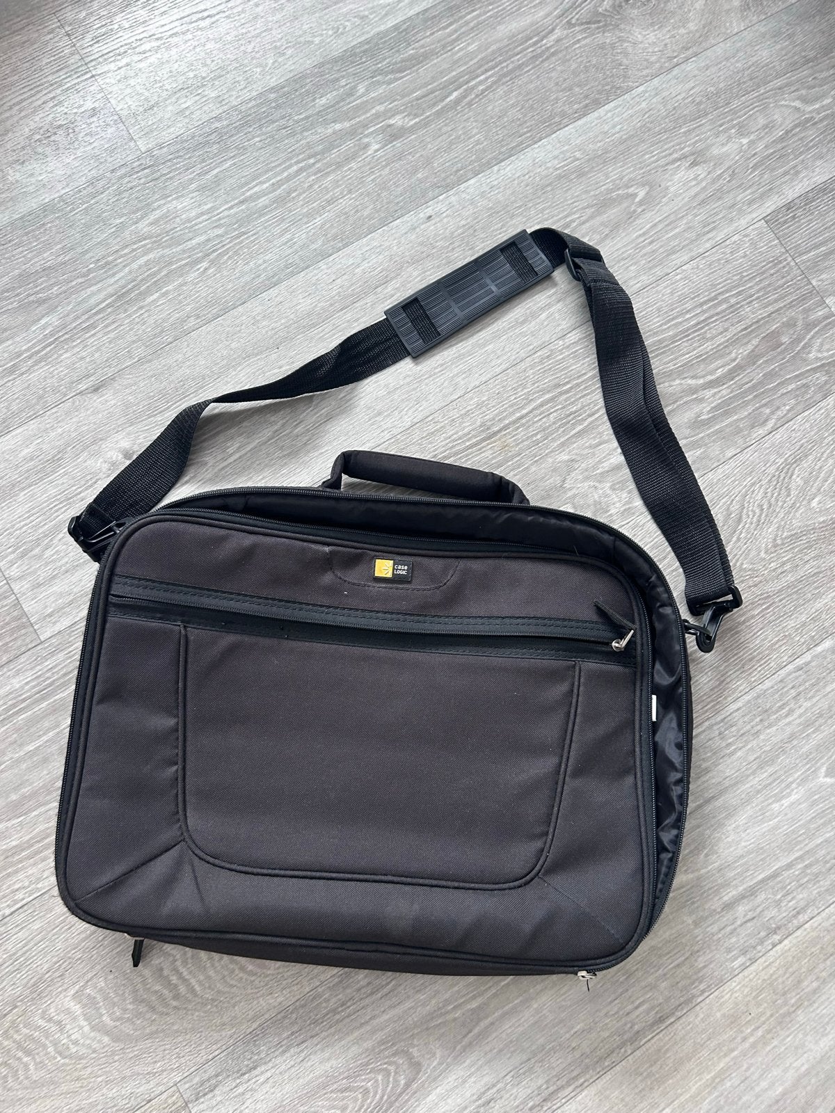 Case Logic laptoptas - Zwart, met schouderband, Gebruikt, Schouderband, Aktetas, Ophalen of Verzenden