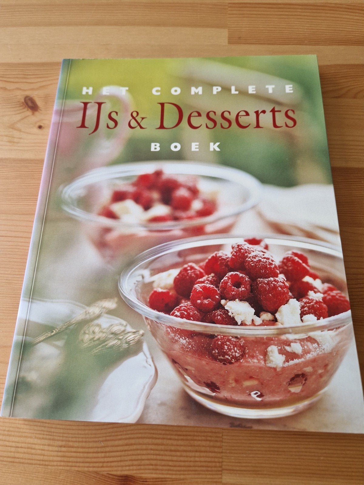 Het complete IJs en Desserts boek, Boeken, Ophalen of Verzenden, Zo goed als nieuw, Taart, Gebak en Desserts