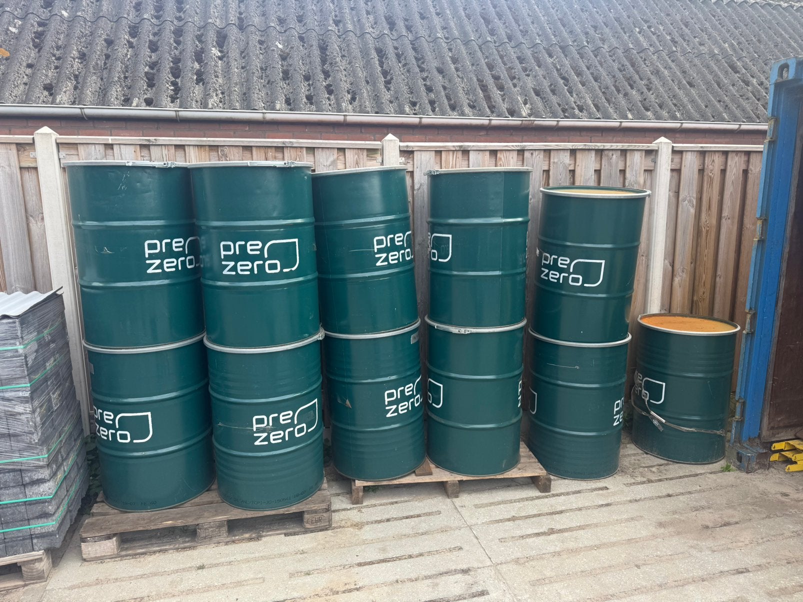 200 liter vaten / brandtonnen, Ophalen, Zo goed als nieuw