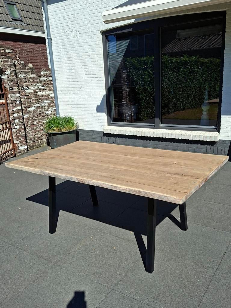 Eikenhouten tuintafel met metalen onderstel, Tuin en Terras, Ophalen, Gebruikt, Rechthoekig