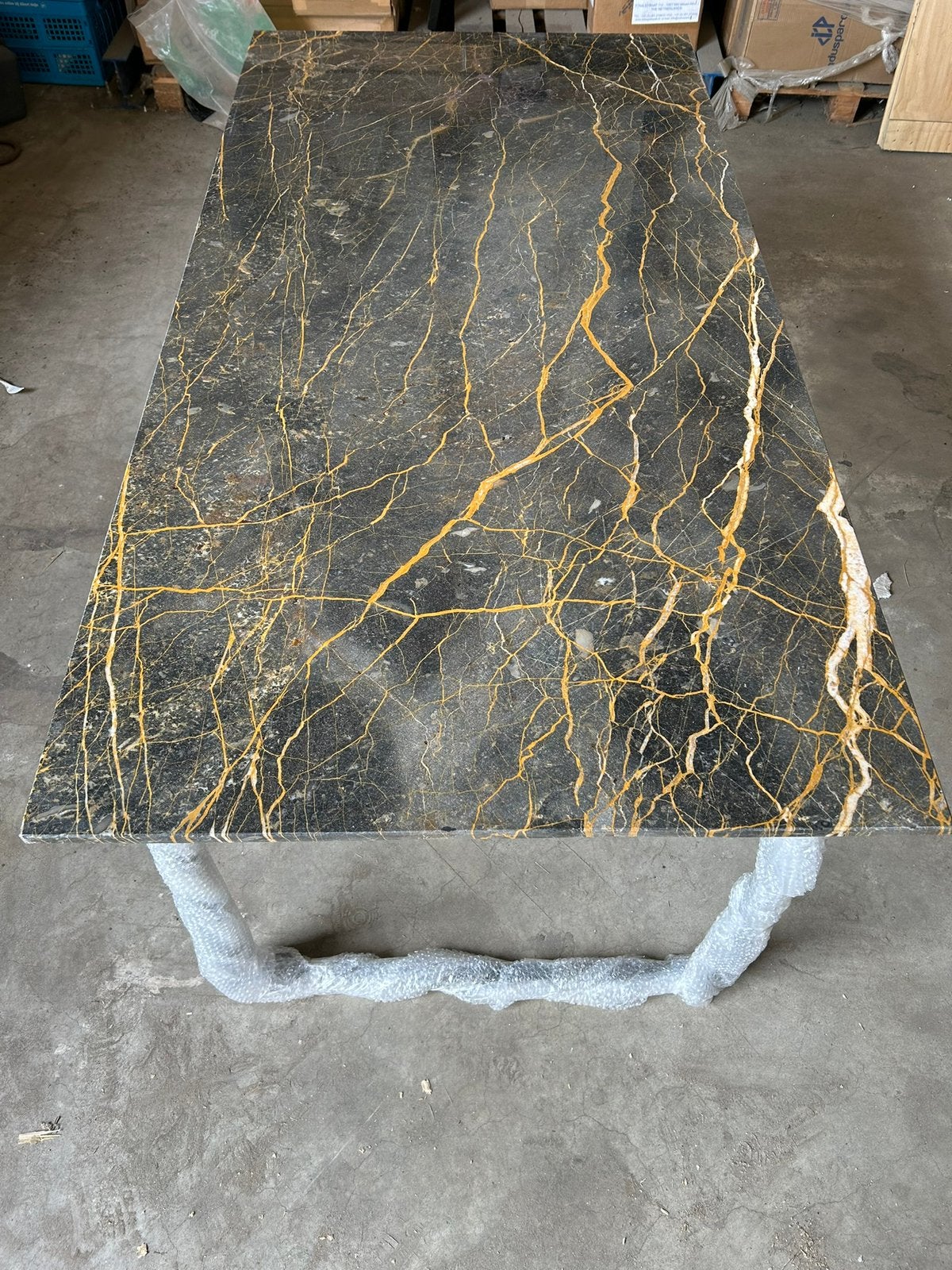 Marmeren Eettafel 180x90 Zwart Goud met buisframe onderstel, Huis en Inrichting, Tafels | Eettafels, Overige materialen, Marmer
