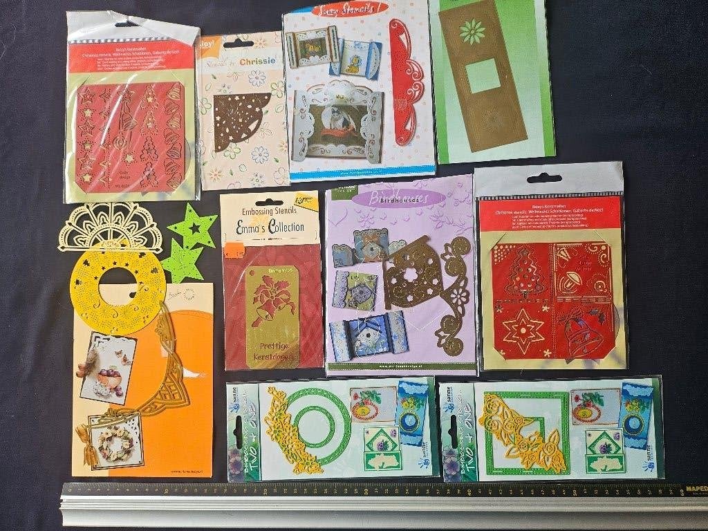 Embossing stencils set 476, Hobby en Vrije tijd, Ophalen of Verzenden, Zo goed als nieuw, Overige thema's, Pons of Mal