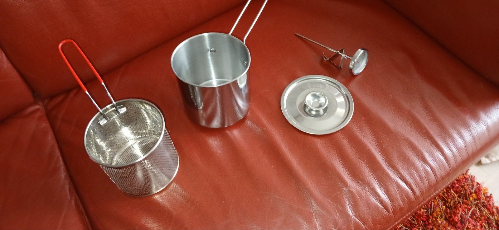 Kleine Frituurpan met Mandje en Thermometer, Witgoed en Apparatuur, 1 tot 2 liter, Ophalen, Nieuw, Uitneembare binnenpan