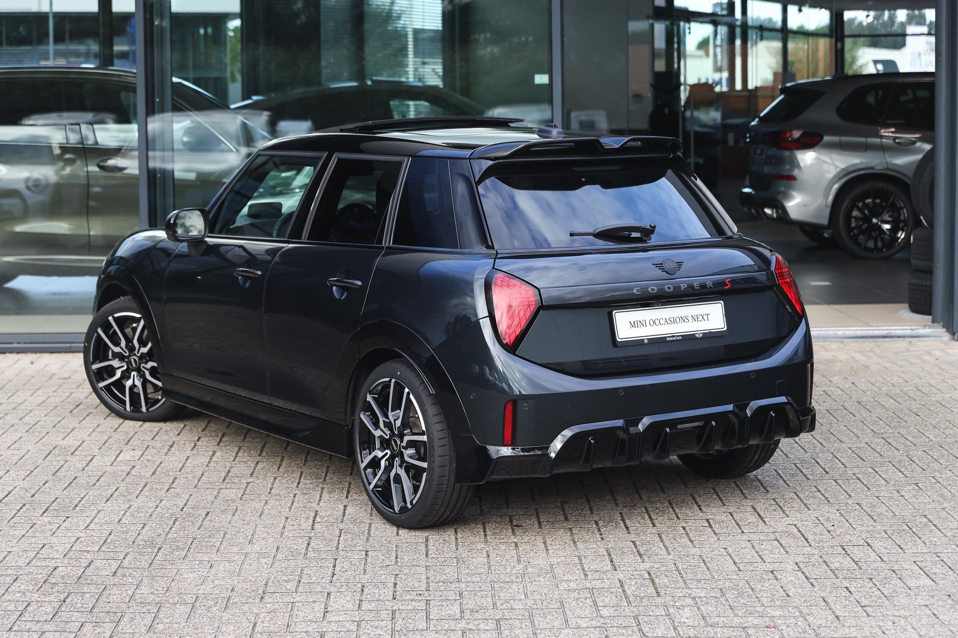 MINI Hatchback Cooper S Automaat / JCW / Pakket XL / JCW / P, Auto's, Gebruikt, 4 cilinders, Met garantie (alle), Leder en Stof