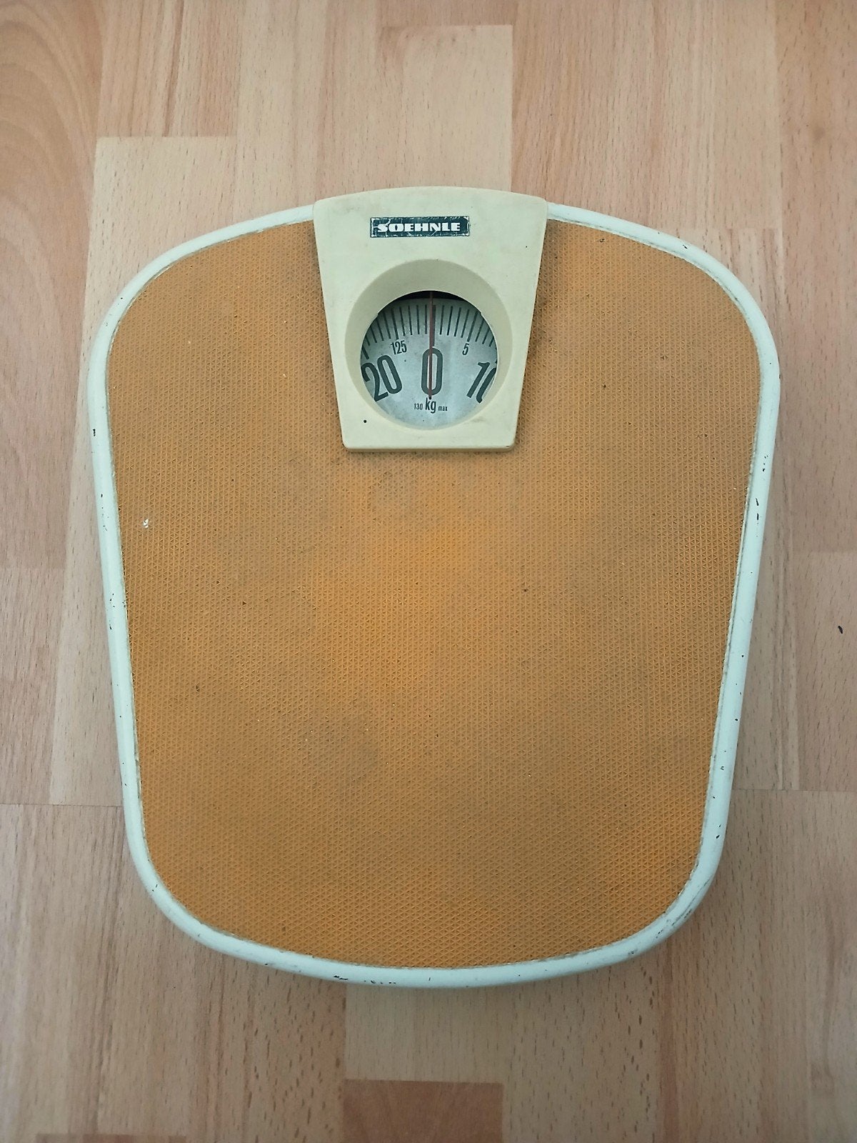 Okergele retro personenweegschaal uit de jaren 70, Ophalen, Gebruikt, Analoog, 100 kg of meer