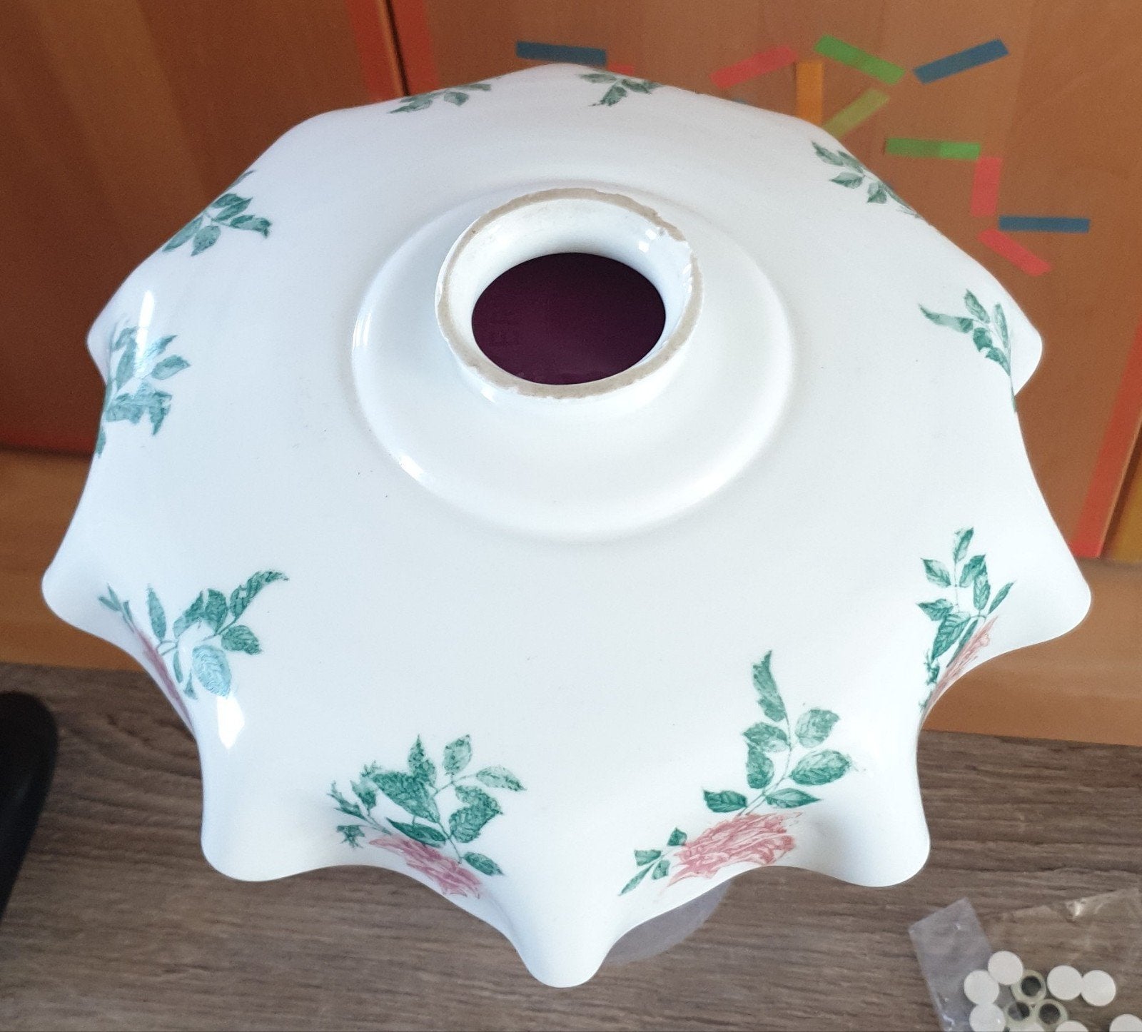 lampenkapje van melkglas met bloemen motief, Huis en Inrichting, Lampen | Lampenkappen, Gebruikt, 7 cm, Wit, Ophalen of Verzenden