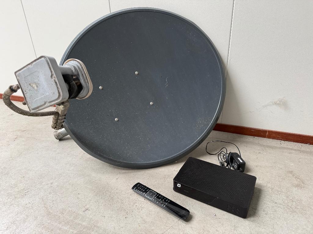 Canal Digitaal MP-201 Decoder met 70cm schotel +dubbele kop., Ophalen, Gebruikt