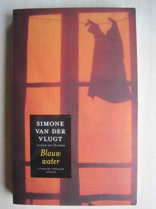 176 - Blauw water - Simone van der Vlugt, Simone van der Vlugt, Ophalen of Verzenden, Zo goed als nieuw, Nederland
