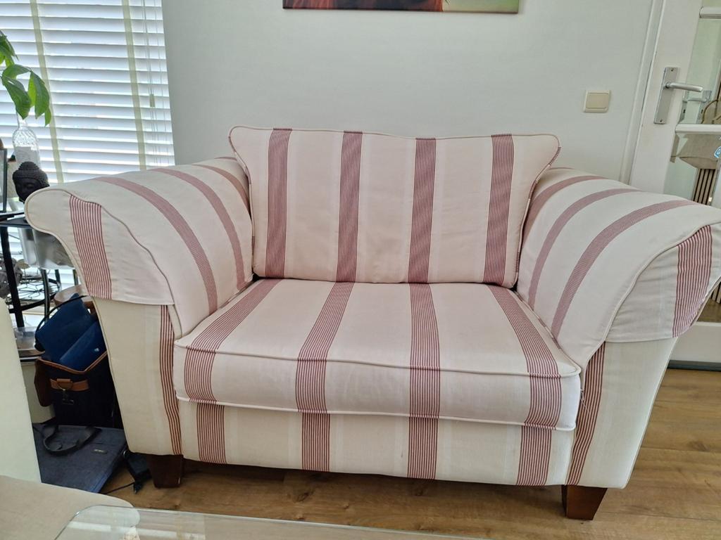 Comfortabele loveseat met gestreepte bekleding, Huis en Inrichting, Ophalen of Verzenden, Gebruikt, Stof, Eén