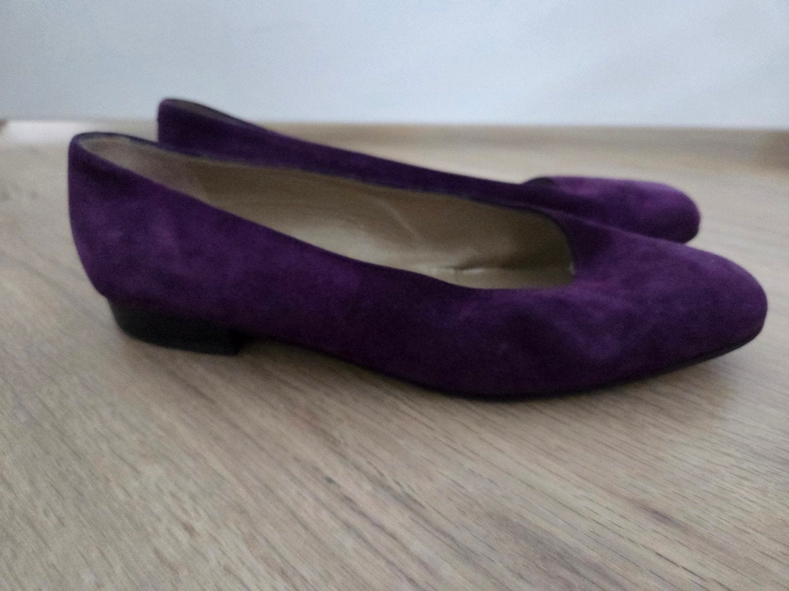 Nalini paarse suède ballerina's - Maat 39.5, Kleding | Dames, Schoenen, Nalini, Schoenen met lage hakken, Overige kleuren, Ophalen of Verzenden