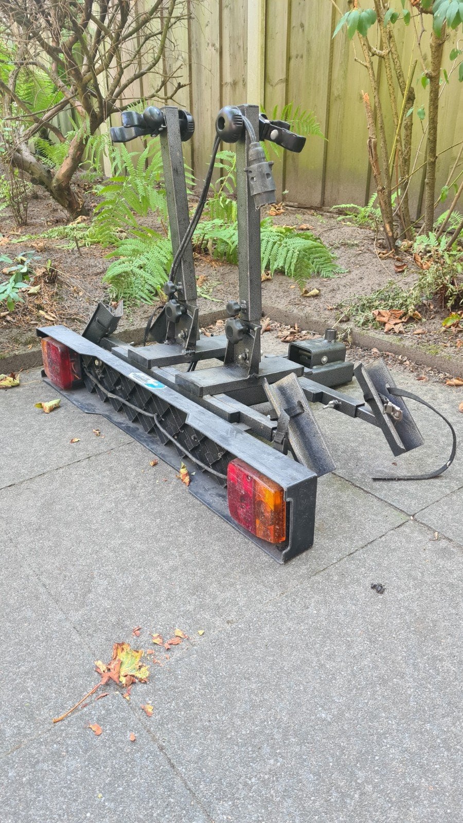 Degelijke zwarte fietsendrager voor 2 fietsen, Ophalen, 2 fietsen, Gebruikt