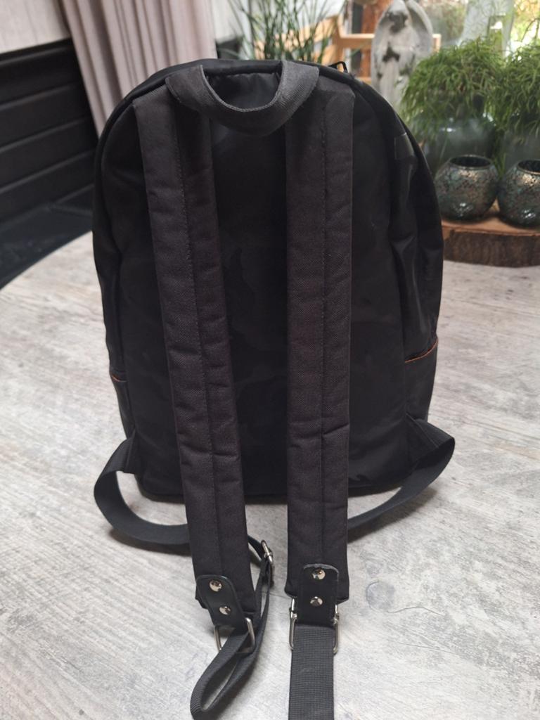 Nieuwe HXTN rugtas - Zwart camouflagepatroon, Overige merken, 25 tot 40 cm, Nieuw, Ophalen of Verzenden