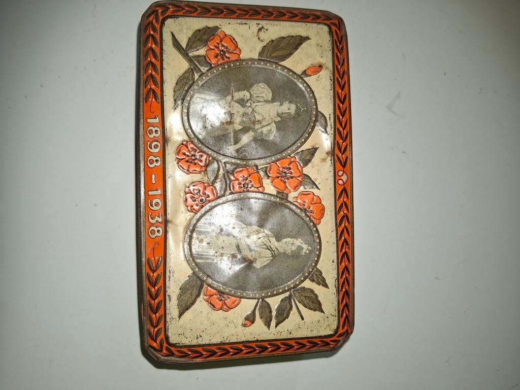 Antieke blikken doos Wilhelmina 1898-1938, Verzamelen, Blikken, Ophalen of Verzenden, Gebruikt, Overige