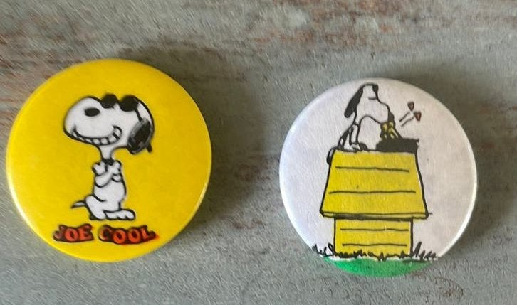 Vintage snoopy button buttons Joe Cool, Ophalen of Verzenden