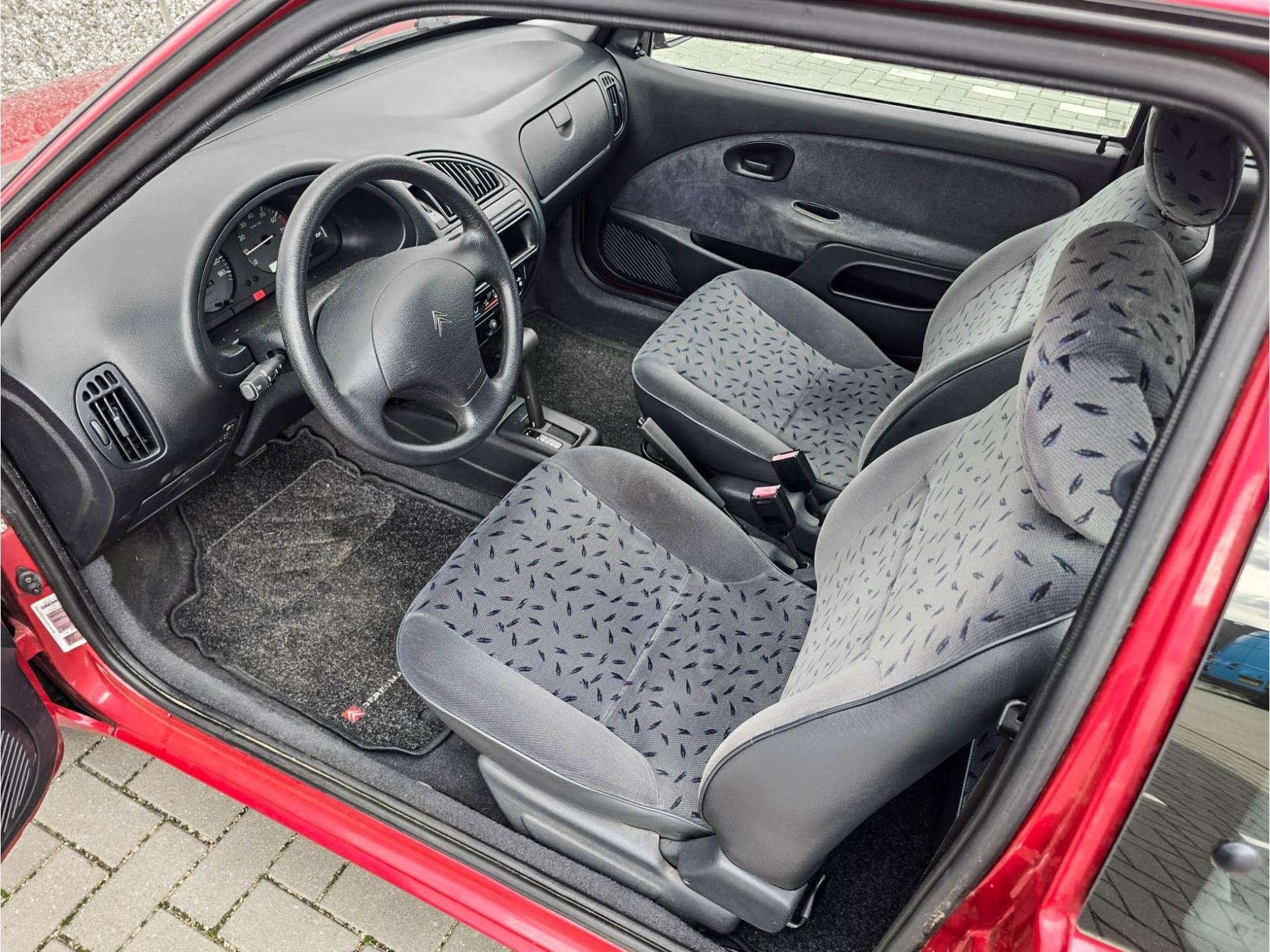 Citroën Saxo 1.4i SX | Automaat | Verkoop in opdracht, Auto's, Stof, 1360 cc, Zwart, Citroën