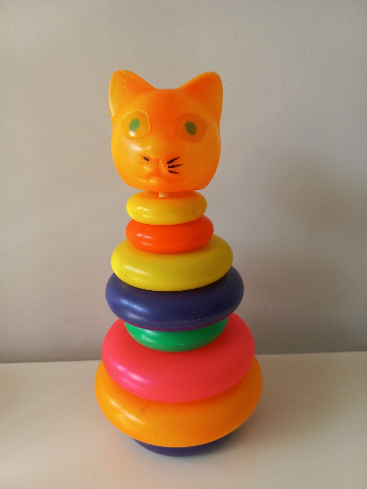 Leuke veelkleurige vintage stapelspeelkat. Jaren 70, Ophalen, Gebruikt, Overige typen