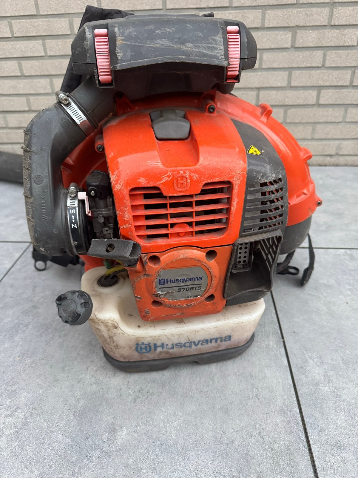 Husqvarna 570BTS Bladblazer - Krachtige Ruggedragen Benzine, Tuin en Terras, Ophalen of Verzenden, Gebruikt, Benzine, Ruggedragen