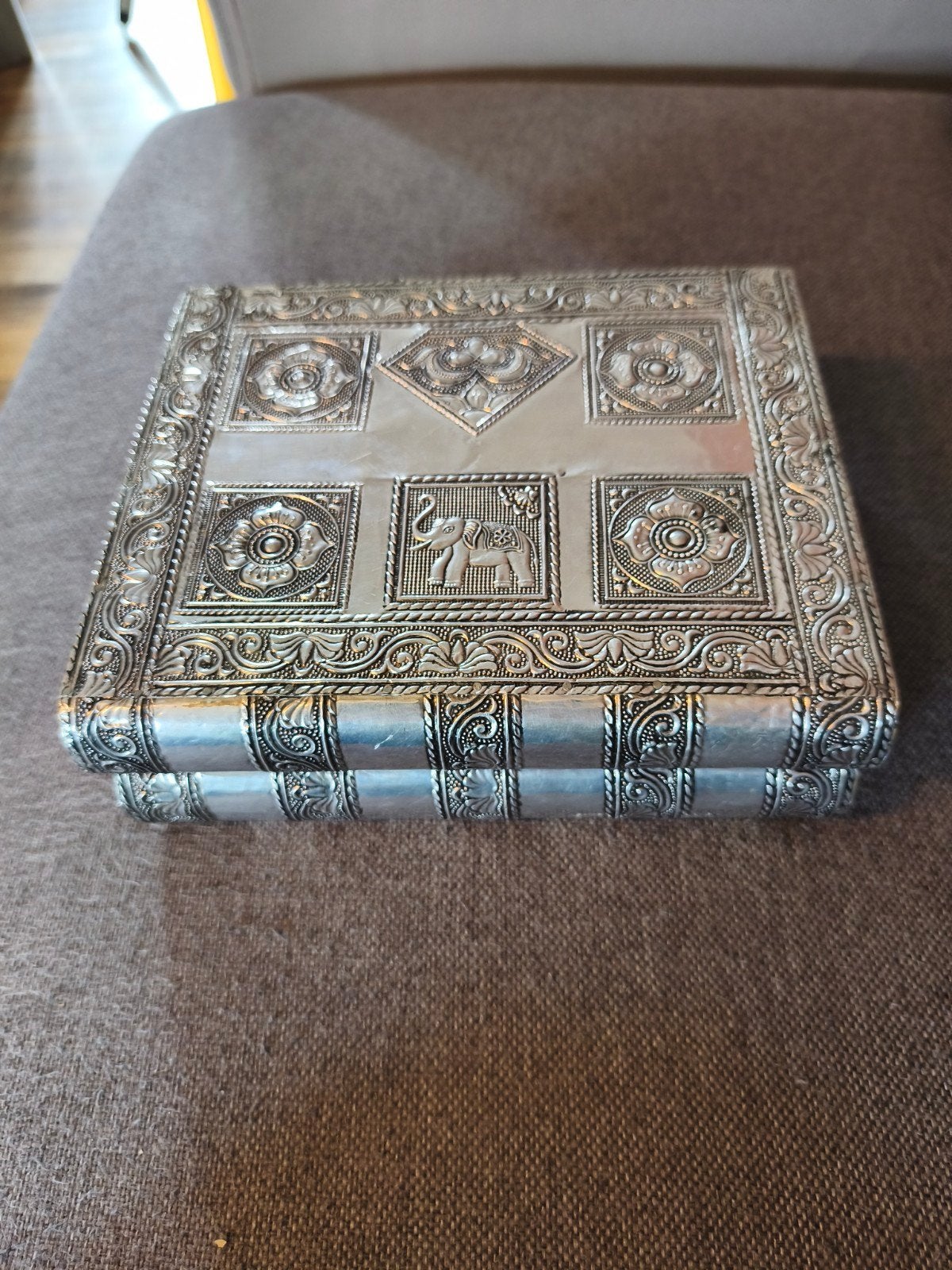 Vintage Indiaas Zilverkleurige Sieradendoos met Spiegeltje, Sieraden, Tassen en Uiterlijk, Beautycases, Met slot, Ophalen of Verzenden