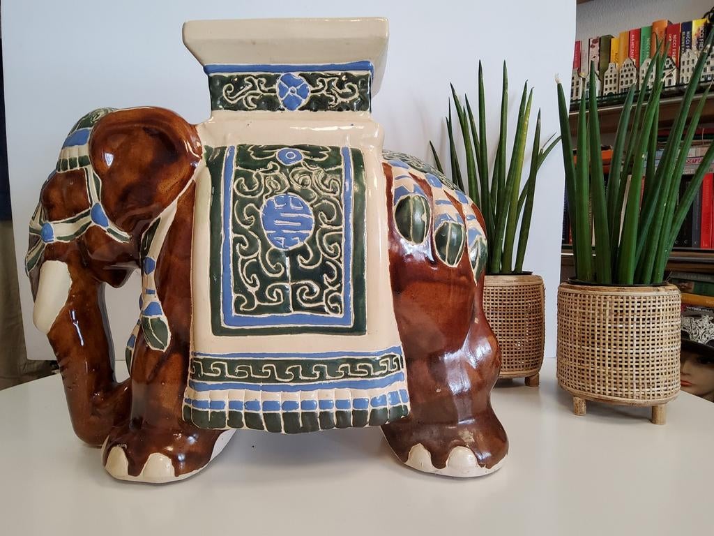 Grote keramiek olifant plantenhouder/ bijzettafel uit 70/80, Ophalen