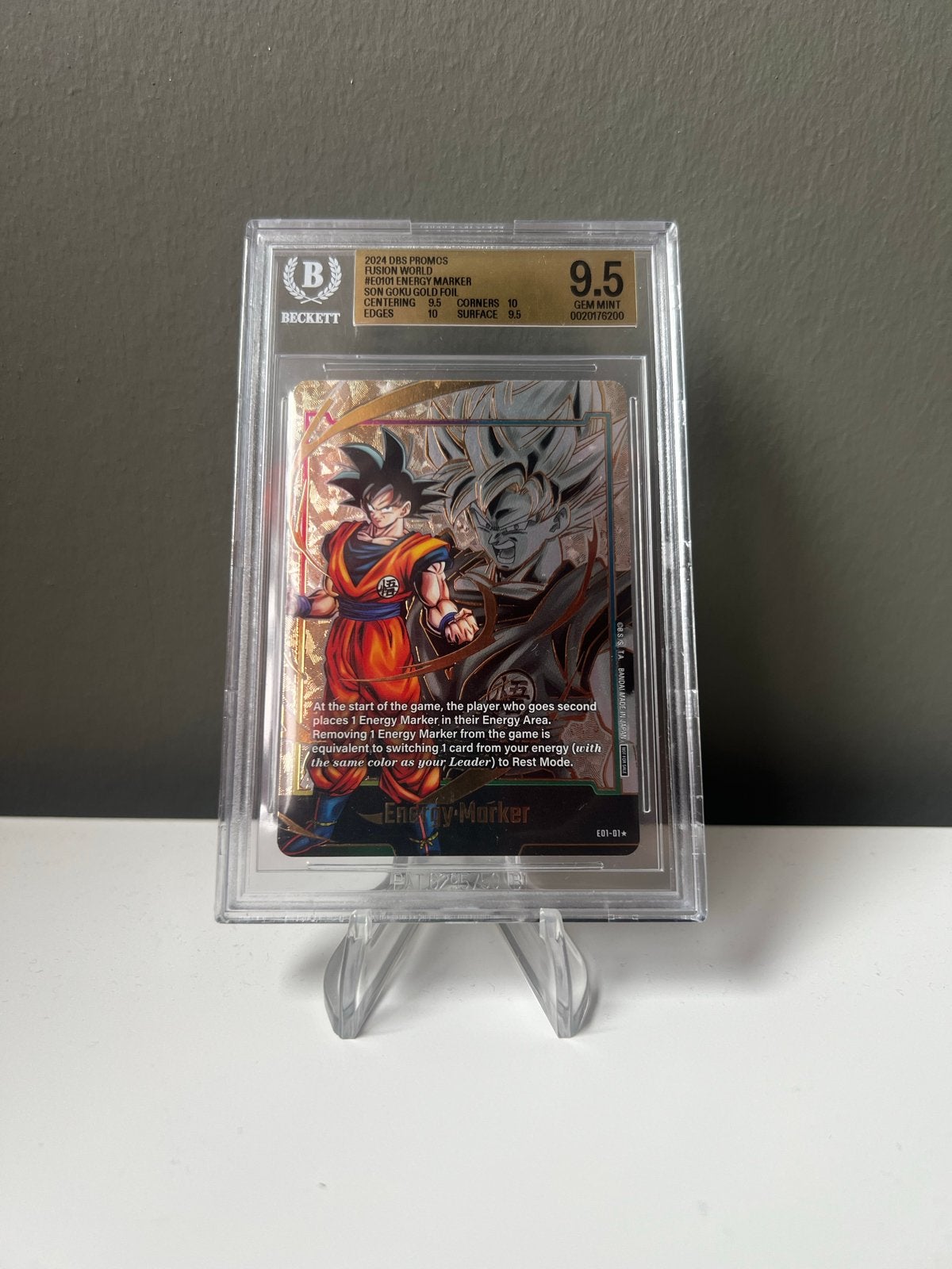Dragon Ball Z Son Goku Gold Foil Energy Marker BGS 9.5, Ophalen of Verzenden, Zo goed als nieuw, Losse kaart, Foil