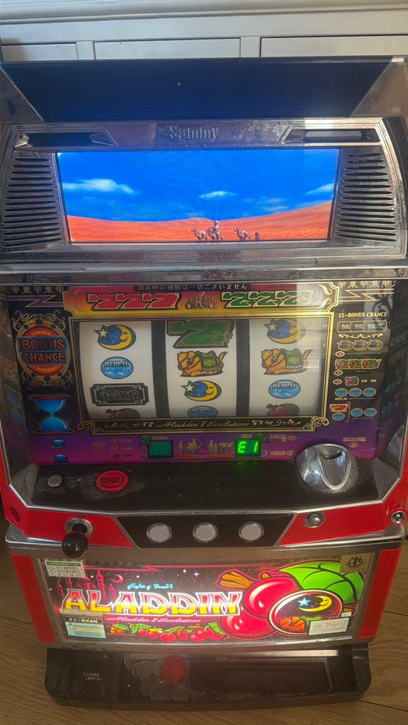 Japanse Pachislo Speelautomaat Aladdin Evolution, Verzamelen, Automaten | Gokkasten en Fruitautomaten, Overige munten, Ophalen of Verzenden