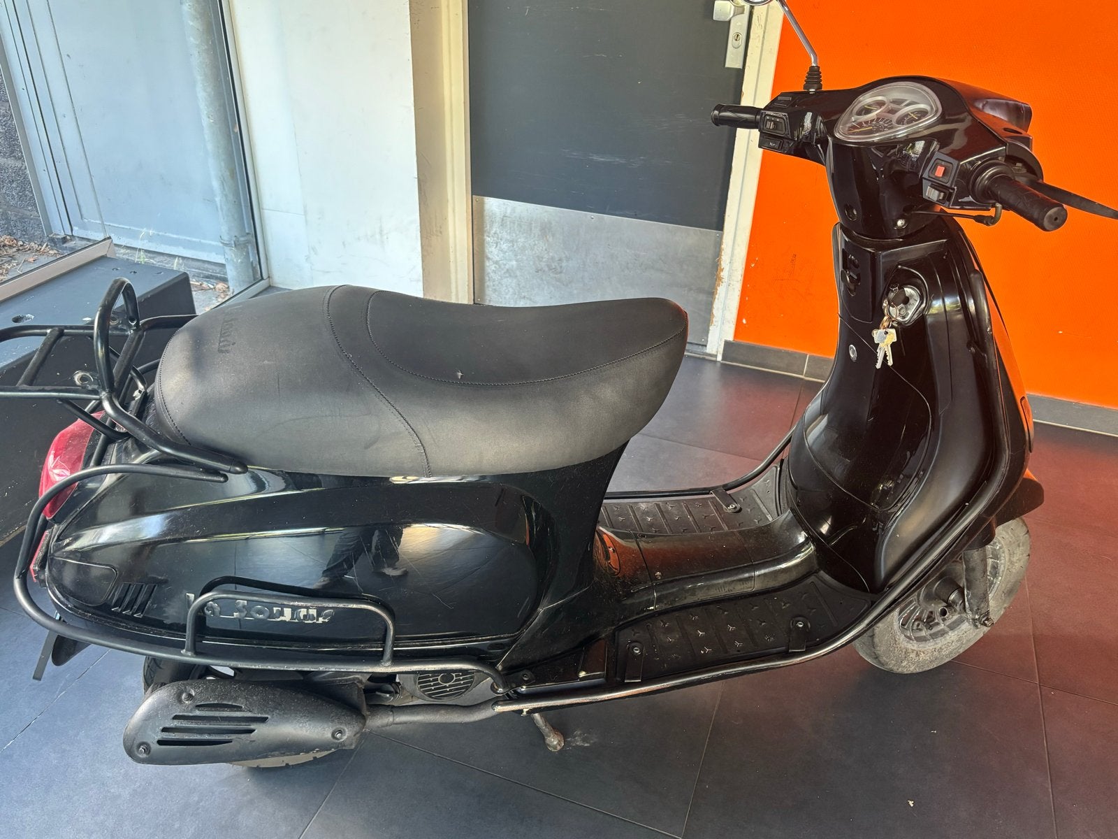 Zwarte Scooter - Start niet, schade voorkap, Ophalen of Verzenden, Gebruikt, Tweetakt, Overige merken