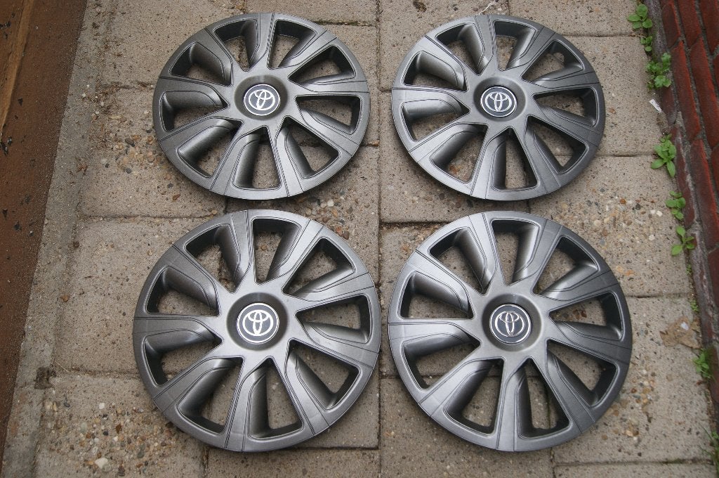 Set van 4 Universele wieldoppen Toyota 16 inch, Ophalen of Verzenden, Gebruikt