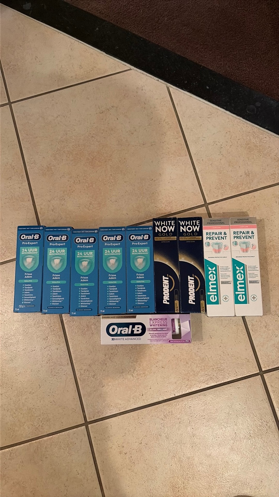 Nieuw 10 doosjes tandpasta 15.00 (in 1 koop), Ophalen, Zo goed als nieuw, Tandpasta