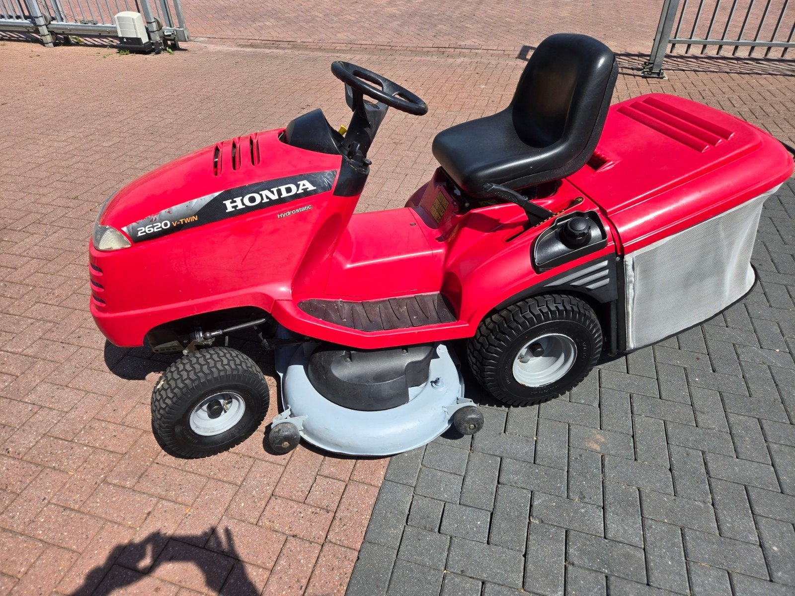 Zitmaaier honda 2620 hydro achtervanger, Tuin en Terras, Ophalen, Zo goed als nieuw, 50 cm of meer