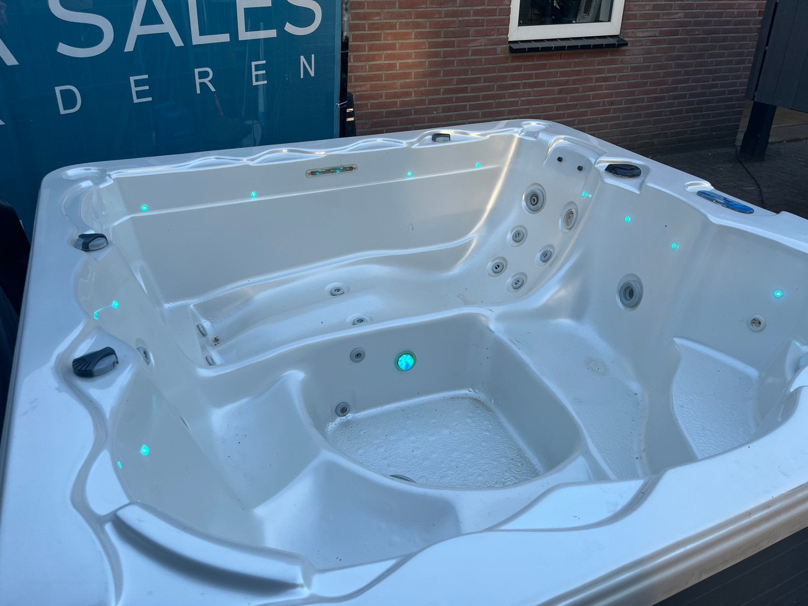 Comfortabele luxe 5 persoons Inruilmodel Spa incl afdekcover, Ophalen, Zo goed als nieuw