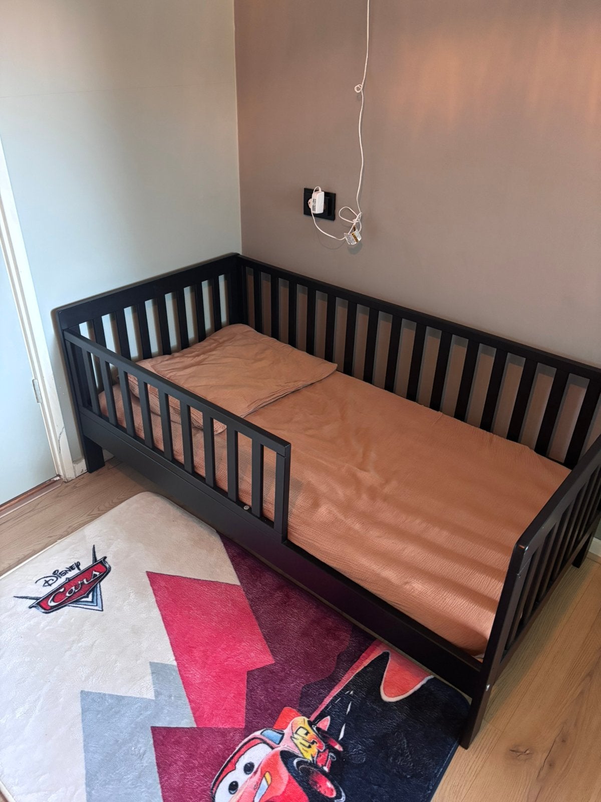 Petit Amélie Plume peuterbed zwart 70x140 + matras, Ophalen, 70 tot 85 cm, 140 tot 160 cm, Zo goed als nieuw